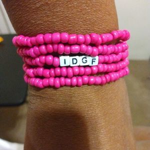 beaded stacked bracelet comes with 5 bracelets